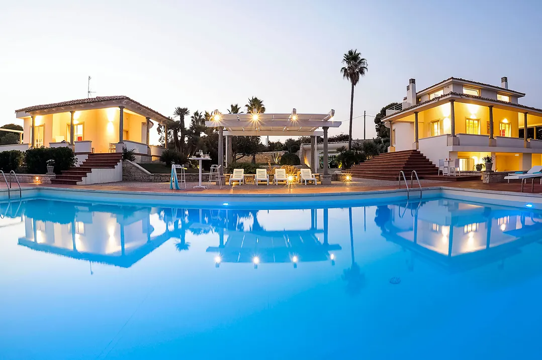 Villa de luxe en bord de mer avec piscine 
